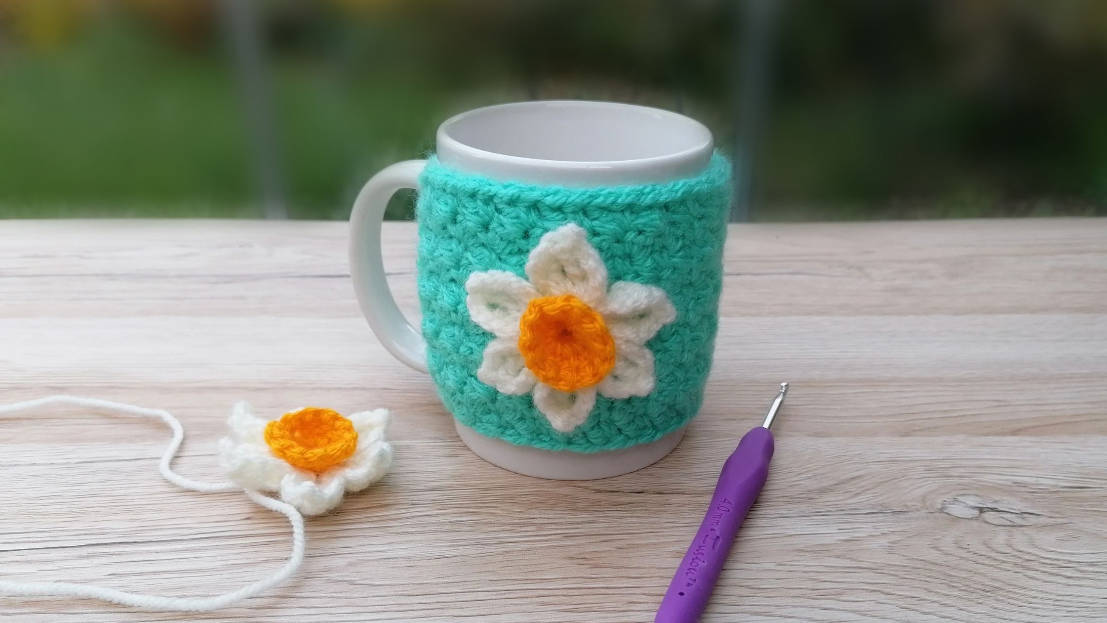 Easy crochet cup cozy pattern 